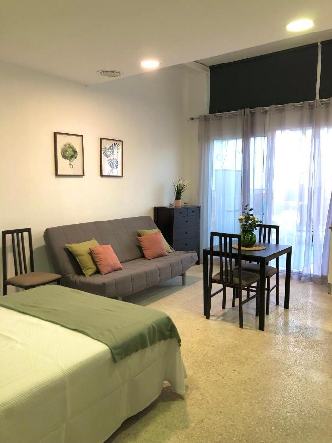 Apartamento Con Piscina En Ciudad Jardin Малага Екстер'єр фото